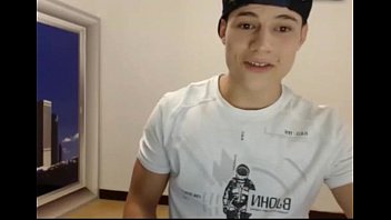 Colombian Handsome Twink Fucks His Super Big Ass - gayslutcam.com
