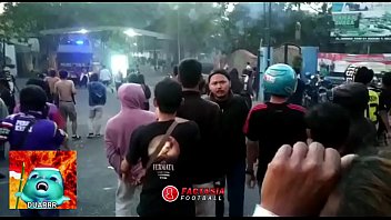 INDONESIAN LEAGUE SUPPORTERS FIGHT PART 1 (PERSIK vs PSIM)