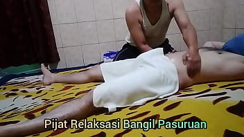 Straight man gets hard during Thai massage